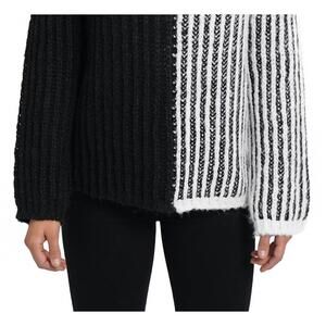 NEW LOVE TOKEN aubrie turtleneck sweater in black